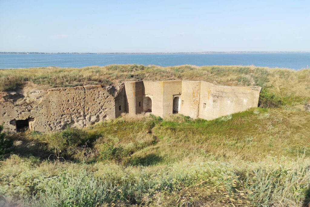 Останки исторических сооружений на острове Березань